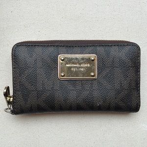 Michael Kors Wristlet
